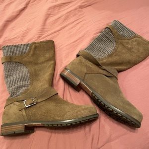 Olukai Green Suede Boots